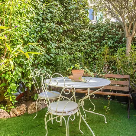 Chez Sophie - D'hote Bed and breakfast 3*